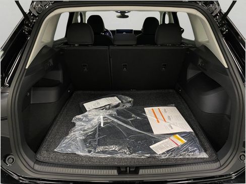 New 2025 Volkswagen Tiguan S image 5