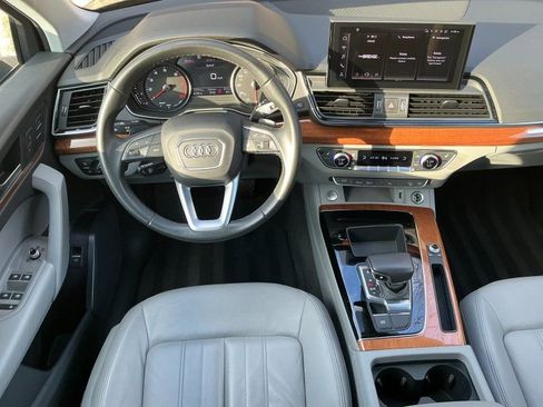 Used 2023 Audi Q5 2.0T Premium w/ Convenience Package image 15