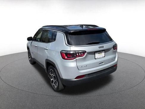 Used 2025 Jeep Compass Limited image 11