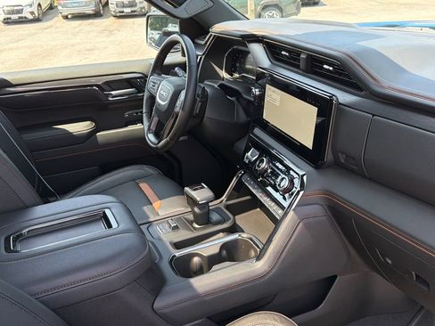 Used 2022 GMC Sierra 1500 AT4 w/ AT4 Premium Package AWD/4WD image 18