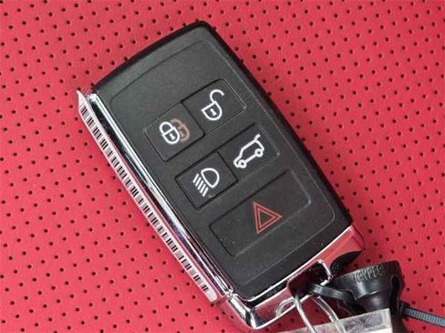 New 2026 Jaguar F-PACE R-Dynamic S image 40