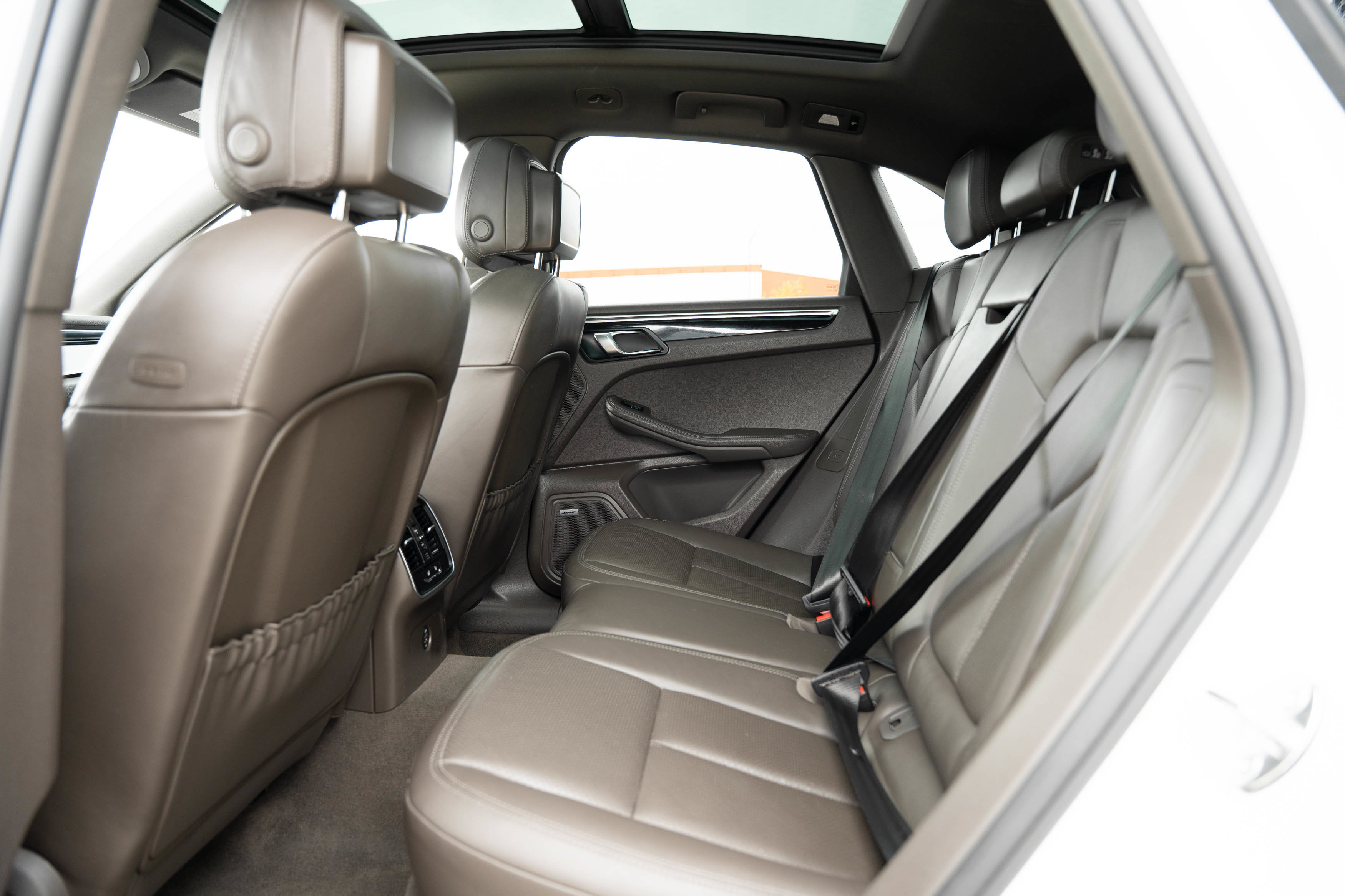 Used 2017 Porsche Macan AWD/4WD image 21