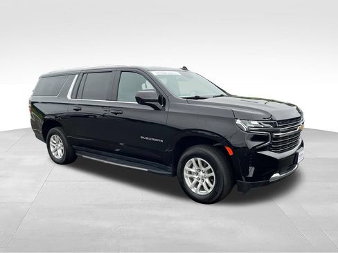 Used 2024 Chevrolet Suburban LT AWD/4WD image 7