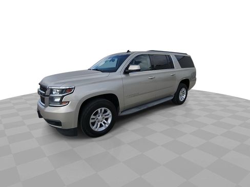 Used 2015 Chevrolet Suburban LS RWD image 23