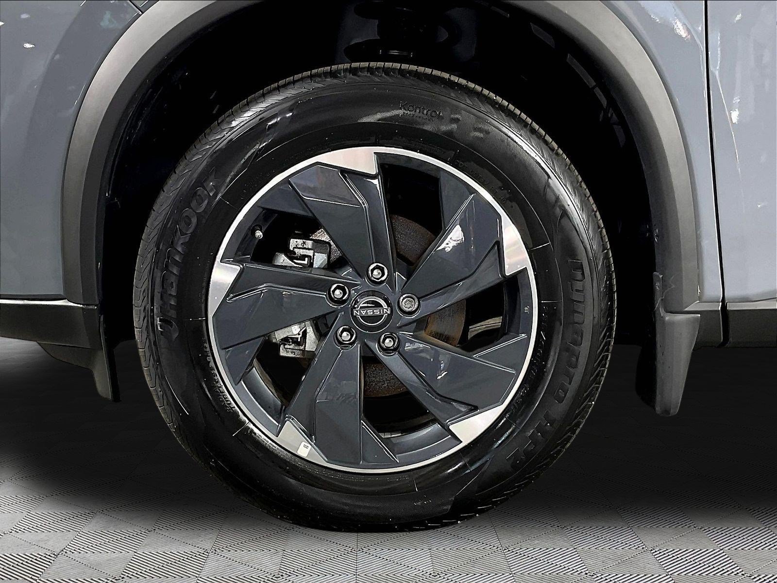 Used 2026 Nissan Rogue SV AWD/4WD image 33