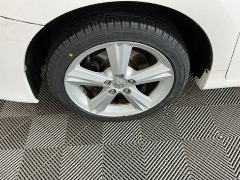 Used 2010 Toyota Matrix S image 25