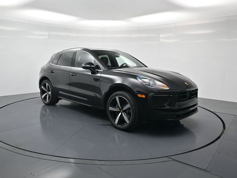 Used 2026 Porsche Macan AWD/4WD image 32
