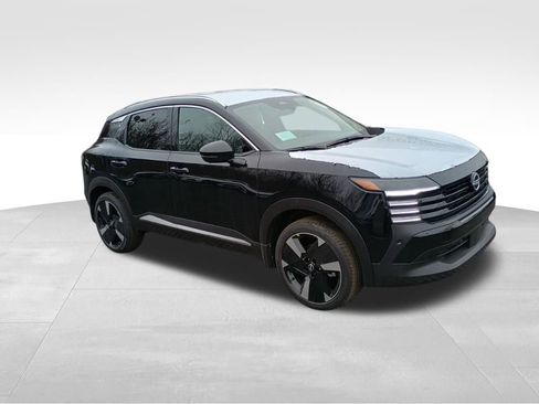 New 2025 Nissan Kicks SR image 8