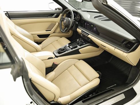 Certified 2020 Porsche 911 Carrera S image 29