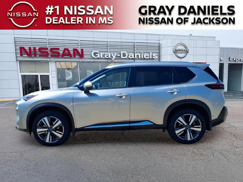 Used 2023 Nissan Rogue SL w/ SL Premium Package FWD image 4