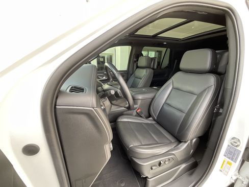 Used 2021 Chevrolet Tahoe Z71 w/ Rear Media and Nav Package AWD/4WD image 11