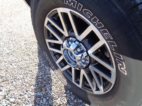 Used 2017 Ford F250 Lariat w/ Lariat Value Package image 23