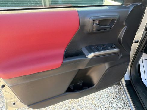 Certified 2022 Toyota Tacoma SR5 w/ Black Out Package (TMS) image 14