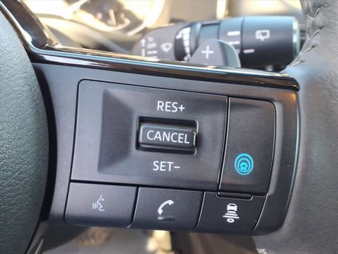 Certified 2021 Nissan Rogue SV w/ Premium Package image 8