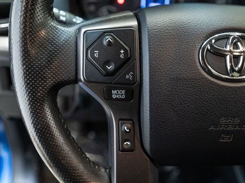 Used 2017 Toyota Tacoma TRD Off-Road image 28