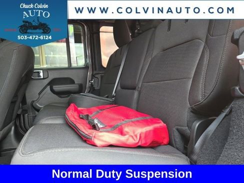 Used 2023 Jeep Wrangler Unlimited w/ Cold Weather Group AWD/4WD image 9