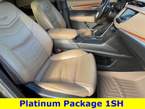 Used 2019 Cadillac XT5 Platinum image 10