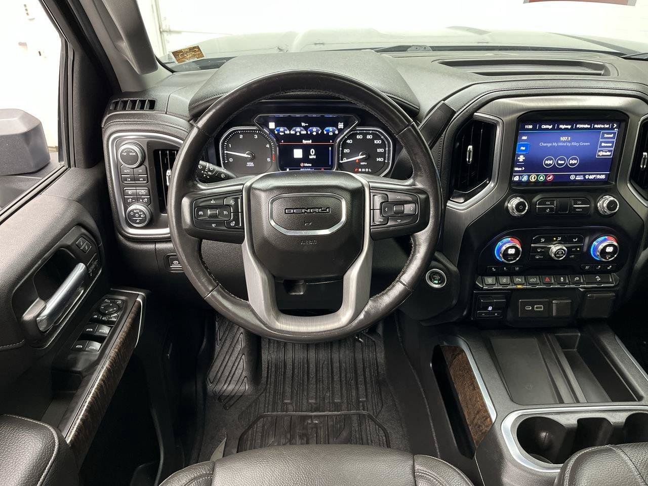 Used 2020 GMC Sierra 2500 Denali w/ Denali Ultimate Package AWD/4WD image 17