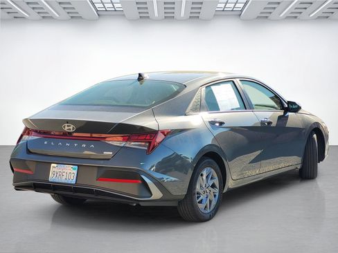 Certified 2026 Hyundai Elantra Hybrid FWD image 12