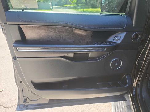 Used 2020 Ford Expedition Limited RWD image 13
