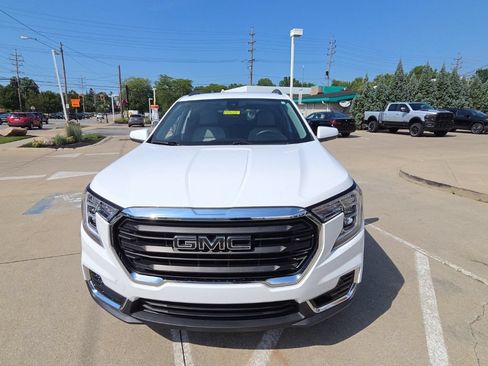 Used 2022 GMC Terrain SLE w/ Driver Convenience Package AWD/4WD image 5