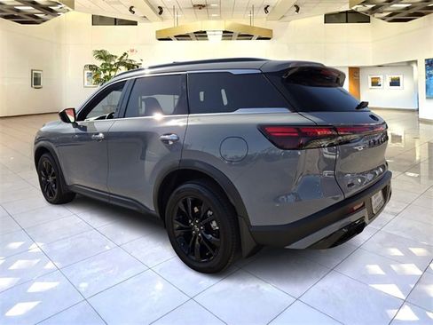 Certified 2025 INFINITI QX60 Luxe w/ Black Edition image 5