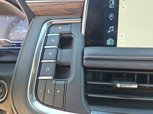 Used 2024 Chevrolet Tahoe Premier AWD/4WD image 22