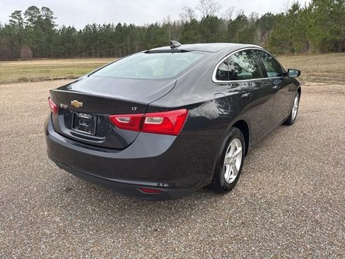 Used 2023 Chevrolet Malibu LT image 3
