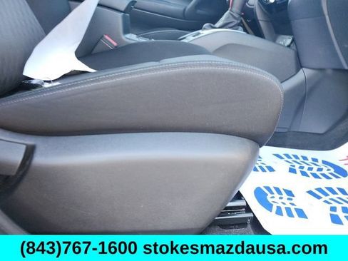 Used 2020 Nissan Rogue SV FWD image 25