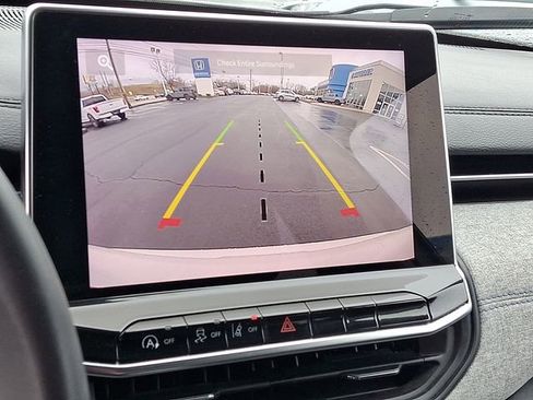 Used 2022 Jeep Compass Latitude AWD/4WD image 4