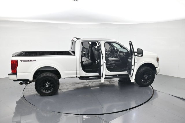 Certified 2022 Ford F250 Lariat w/ Tremor Off-Road Package AWD/4WD image 61