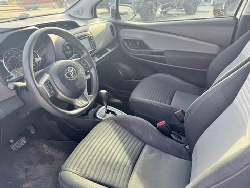 Used 2018 Toyota Yaris L image 4