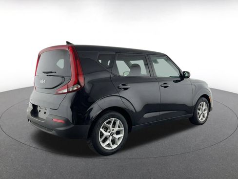 Used 2025 Kia Soul LX w/ LX Technology Package FWD image 9
