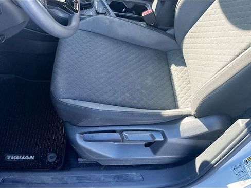 Used 2018 Volkswagen Tiguan S w/ 3rd Row Seat Package AWD/4WD image 19