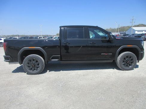 New 2026 GMC Sierra 2500 AT4 image 3