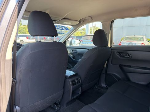Used 2024 Nissan Rogue S AWD/4WD image 12
