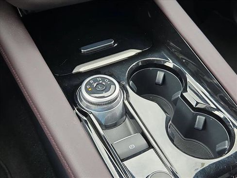 Used 2025 Ford Explorer Platinum image 8