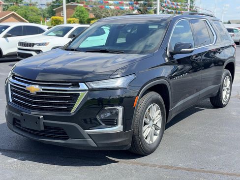 Used 2023 Chevrolet Traverse LT FWD image 1