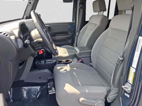 Used 2008 Jeep Wrangler Unlimited Rubicon w/ PWR Convenience Group AWD/4WD image 9