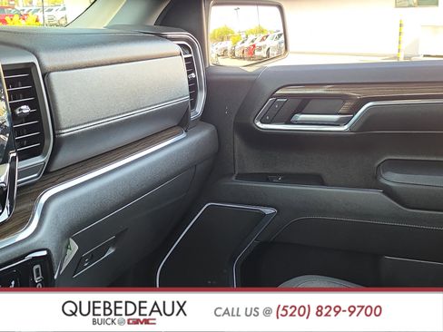 Used 2024 Chevrolet Silverado 1500 LT Trail Boss w/ Dark Appearance Package AWD/4WD image 24