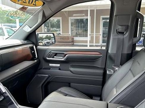 Used 2024 GMC Sierra 1500 Denali w/ Technology Package image 16