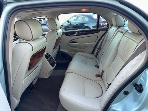 Used 2007 Jaguar XJ8 L RWD image 16