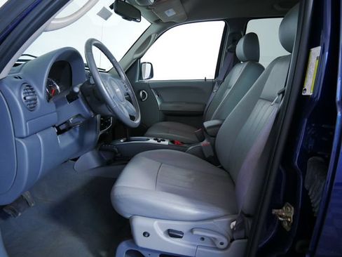 Used 2007 Jeep Liberty Limited AWD/4WD image 17