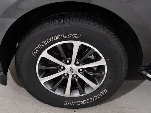 Used 2021 Ford Expedition XLT AWD/4WD image 24