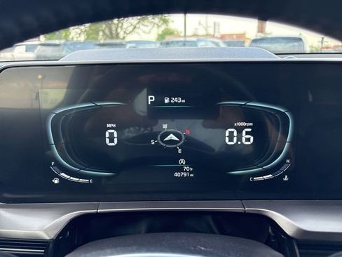 Certified 2025 Kia Telluride S FWD image 12