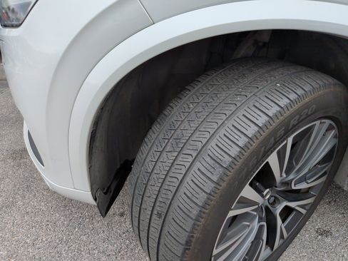 Used 2021 Volvo XC90 T6 Momentum w/ Climate Package image 12