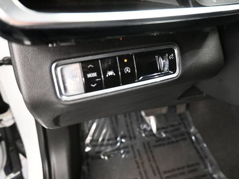 Used 2024 Buick Envision Preferred AWD/4WD image 25
