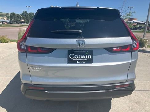 Used 2025 Honda CR-V LX image 8