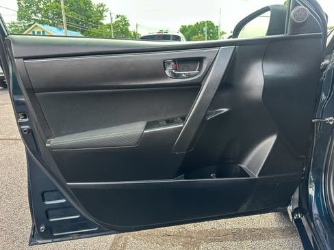 Used 2018 Toyota Corolla LE FWD image 14