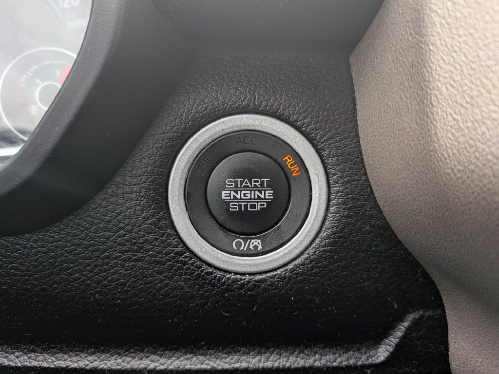Used 2022 RAM 1500 Laramie AWD/4WD image 17